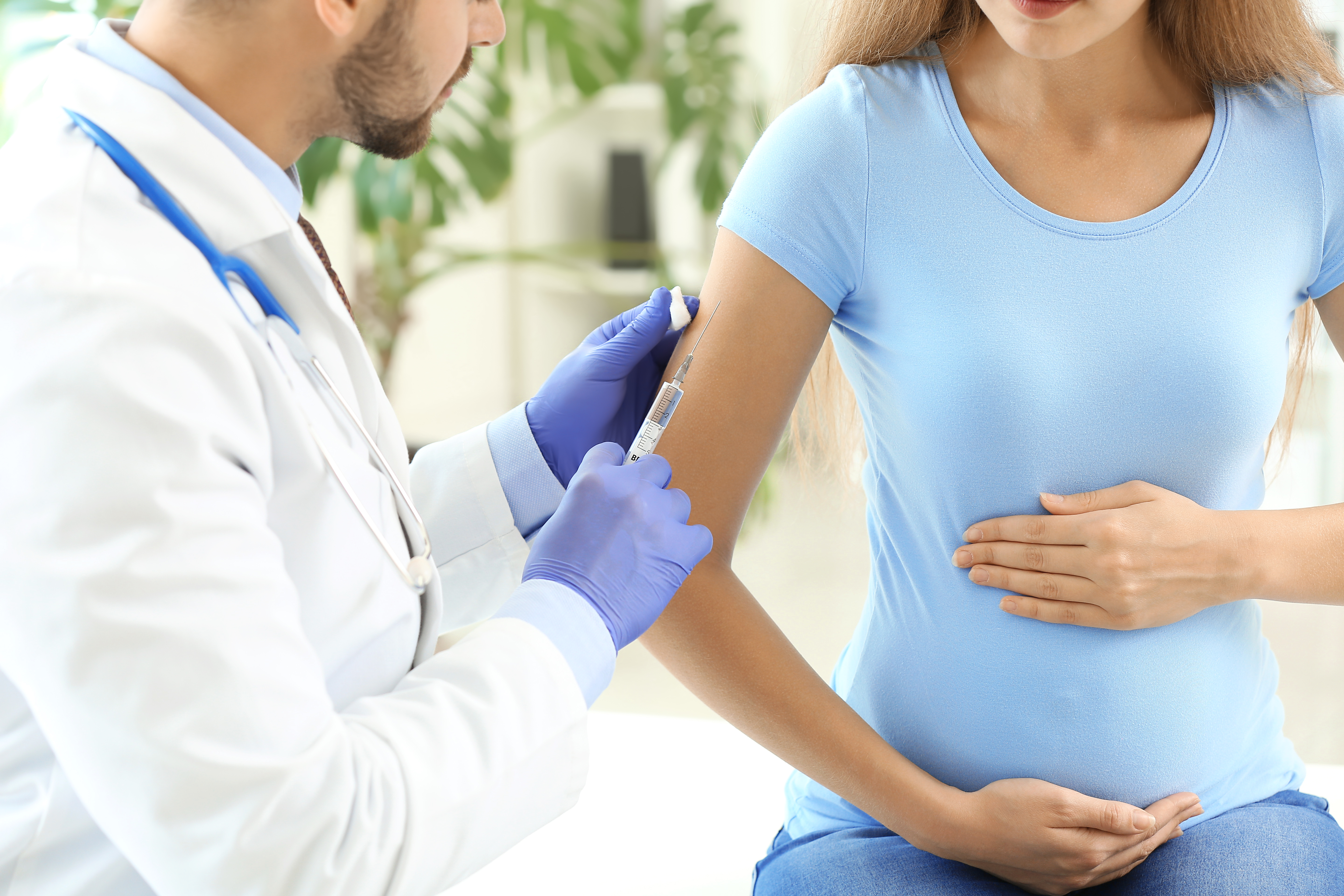 The Covid-19 vaccine and pregnancy, clinical features and disease course
